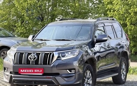 Toyota Land Cruiser Prado 150 рестайлинг 2, 2020 год, 4 990 000 рублей, 2 фотография