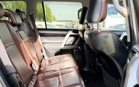 Toyota Land Cruiser Prado 150 рестайлинг 2, 2020 год, 4 990 000 рублей, 12 фотография