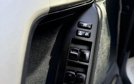 Toyota Land Cruiser Prado 150 рестайлинг 2, 2020 год, 4 990 000 рублей, 14 фотография