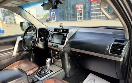 Toyota Land Cruiser Prado 150 рестайлинг 2, 2020 год, 4 990 000 рублей, 26 фотография