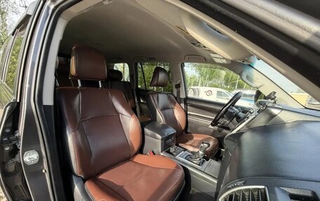 Toyota Land Cruiser Prado 150 рестайлинг 2, 2020 год, 4 990 000 рублей, 25 фотография