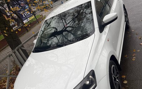 Volkswagen Polo VI (EU Market), 2017 год, 1 300 000 рублей, 2 фотография