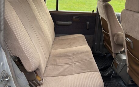 Isuzu Trooper I, 1988 год, 295 000 рублей, 32 фотография