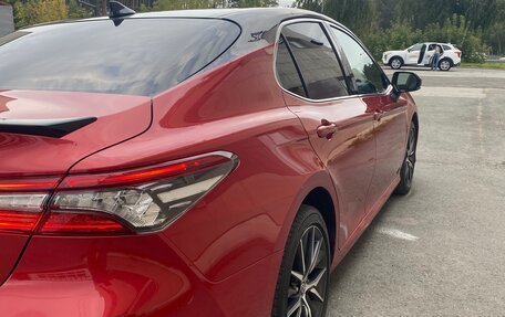 Toyota Camry, 2021 год, 3 200 000 рублей, 11 фотография