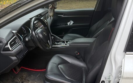 Toyota Camry, 2020 год, 3 000 000 рублей, 13 фотография
