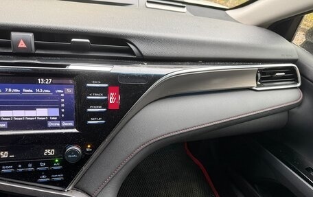 Toyota Camry, 2020 год, 3 000 000 рублей, 10 фотография