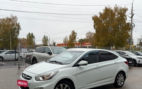 Hyundai Solaris II рестайлинг, 2012 год, 625 000 рублей, 2 фотография