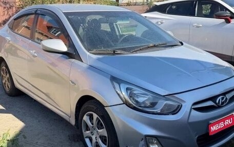 Hyundai Solaris II рестайлинг, 2013 год, 690 000 рублей, 1 фотография