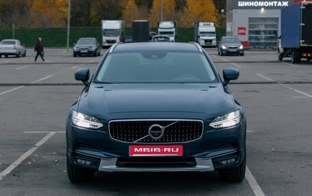 Volvo V90 Cross Country I рестайлинг, 2018 год, 3 500 000 рублей, 1 фотография