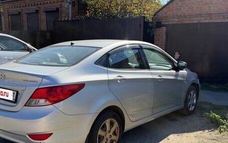 Hyundai Solaris II рестайлинг, 2013 год, 690 000 рублей, 3 фотография