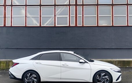 Hyundai Elantra, 2023 год, 2 200 000 рублей, 4 фотография