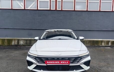 Hyundai Elantra, 2023 год, 2 200 000 рублей, 2 фотография