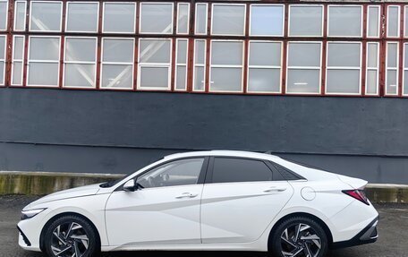 Hyundai Elantra, 2023 год, 2 200 000 рублей, 8 фотография