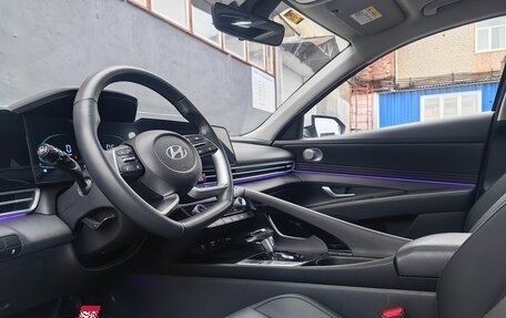 Hyundai Elantra, 2023 год, 2 200 000 рублей, 9 фотография