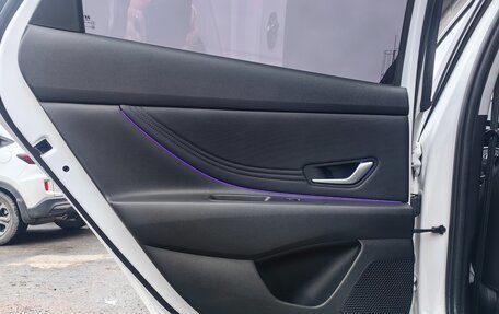 Hyundai Elantra, 2023 год, 2 200 000 рублей, 15 фотография