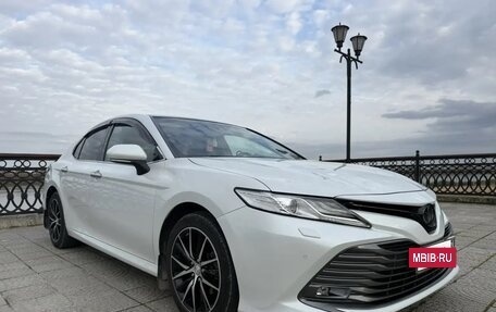 Toyota Camry, 2020 год, 2 850 000 рублей, 3 фотография