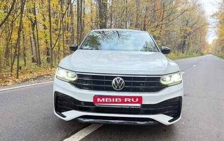 Volkswagen Tiguan II, 2021 год, 3 900 000 рублей, 2 фотография