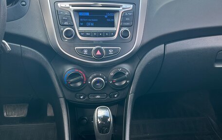 Hyundai Solaris II рестайлинг, 2015 год, 1 020 000 рублей, 7 фотография