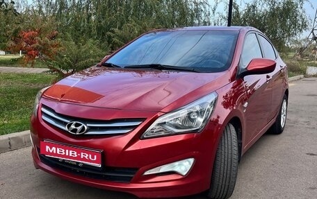 Hyundai Solaris II рестайлинг, 2015 год, 1 020 000 рублей, 1 фотография