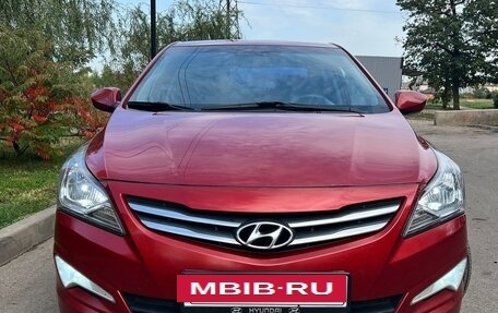 Hyundai Solaris II рестайлинг, 2015 год, 1 020 000 рублей, 3 фотография