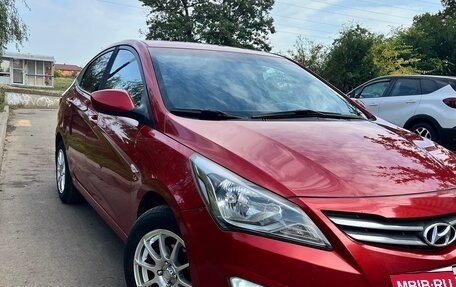 Hyundai Solaris II рестайлинг, 2015 год, 1 020 000 рублей, 2 фотография