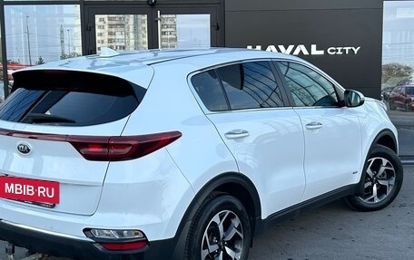 KIA Sportage IV рестайлинг, 2020 год, 2 359 900 рублей, 6 фотография