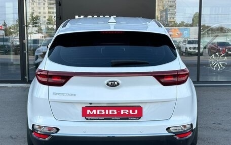 KIA Sportage IV рестайлинг, 2020 год, 2 359 900 рублей, 5 фотография