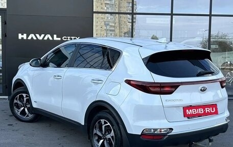KIA Sportage IV рестайлинг, 2020 год, 2 359 900 рублей, 4 фотография