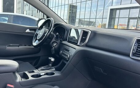 KIA Sportage IV рестайлинг, 2020 год, 2 359 900 рублей, 29 фотография