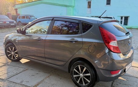 Hyundai Solaris II рестайлинг, 2011 год, 700 000 рублей, 4 фотография