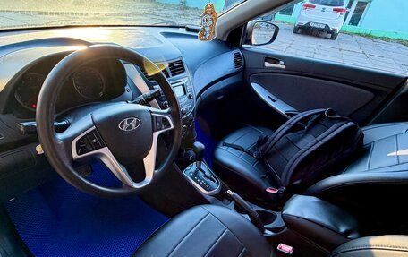 Hyundai Solaris II рестайлинг, 2011 год, 700 000 рублей, 6 фотография