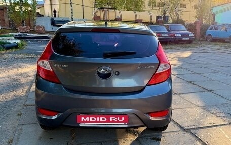 Hyundai Solaris II рестайлинг, 2011 год, 700 000 рублей, 3 фотография