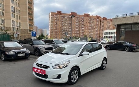 Hyundai Solaris II рестайлинг, 2014 год, 950 000 рублей, 2 фотография