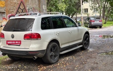 Volkswagen Touareg III, 2005 год, 750 000 рублей, 2 фотография
