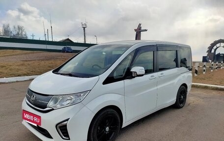 Honda Stepwgn IV, 2017 год, 1 290 000 рублей, 3 фотография