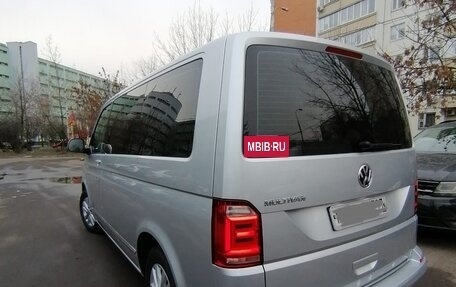 Volkswagen Multivan T6 рестайлинг, 2019 год, 6 200 000 рублей, 12 фотография