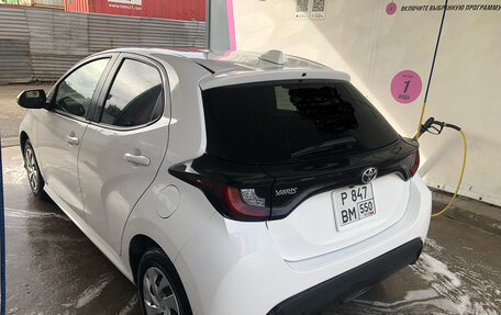Toyota Yaris, 2021 год, 1 050 000 рублей, 5 фотография