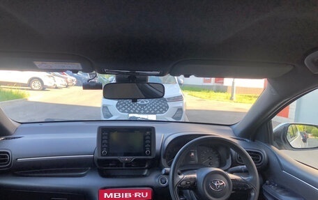 Toyota Yaris, 2021 год, 1 050 000 рублей, 9 фотография