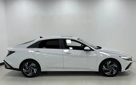 Hyundai Elantra, 2023 год, 1 480 000 рублей, 5 фотография
