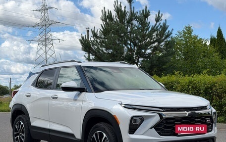 Chevrolet TrailBlazer, 2023 год, 1 850 000 рублей, 3 фотография