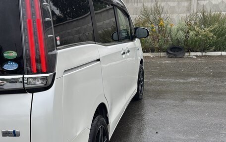 Toyota Esquire I, 2017 год, 1 750 000 рублей, 2 фотография