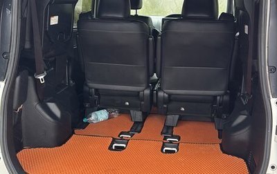 Toyota Esquire I, 2017 год, 1 750 000 рублей, 1 фотография