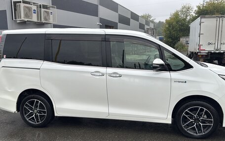 Toyota Esquire I, 2017 год, 1 750 000 рублей, 4 фотография