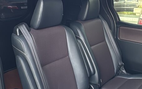 Toyota Esquire I, 2017 год, 1 750 000 рублей, 12 фотография