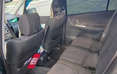 Toyota Corolla Verso I, 2002 год, 550 000 рублей, 4 фотография