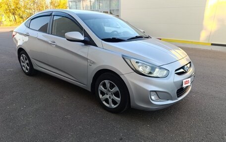 Hyundai Solaris II рестайлинг, 2013 год, 700 000 рублей, 2 фотография