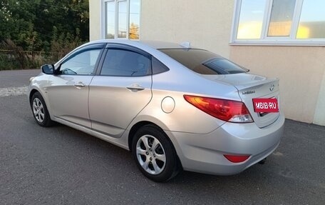 Hyundai Solaris II рестайлинг, 2013 год, 700 000 рублей, 5 фотография