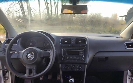 Volkswagen Polo VI (EU Market), 2012 год, 450 000 рублей, 21 фотография