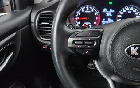 KIA Rio IV, 2017 год, 999 000 рублей, 18 фотография