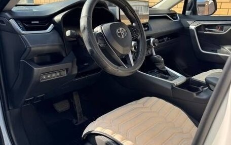 Toyota RAV4, 2025 год, 3 890 000 рублей, 11 фотография